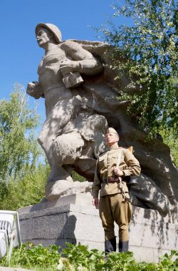 Savaşçı Kızılordu kere İkinci Dünya Savaşı şeklinde bir Merhaba