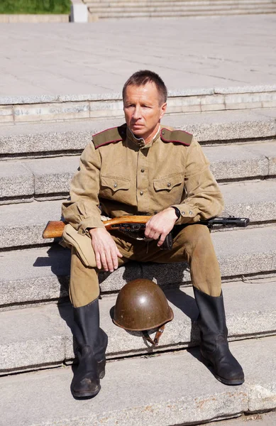 Soldat i röda armén i form av tider av andra världskriget — Stockfoto