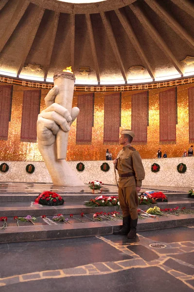 Combattant de l'Armée rouge sous la forme de périodes de la Seconde Guerre mondiale dans le — Photo