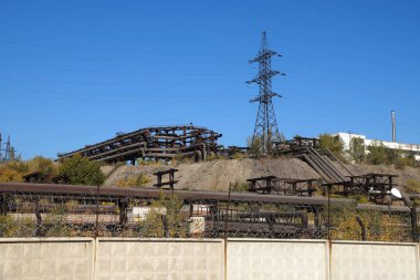 Fabrika bölge ile birlikte endüstriyel köprülerine.