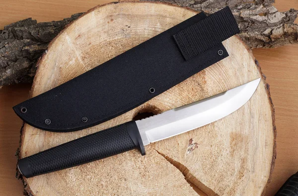 Caccia al coltello da acciaio ad alto tenore di carbonio — Foto Stock