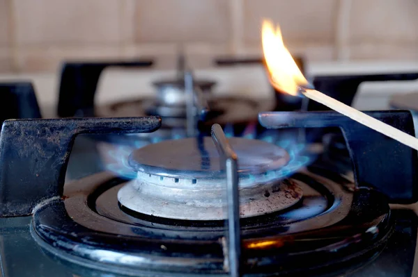 Ignition Match Gas Ring Stove — Stock Photo, Image