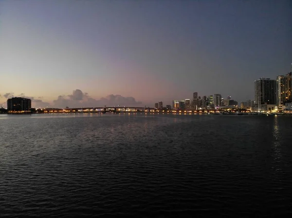 Беспилотник Майами Время Восхода Солнца Над Водой — стоковое фото