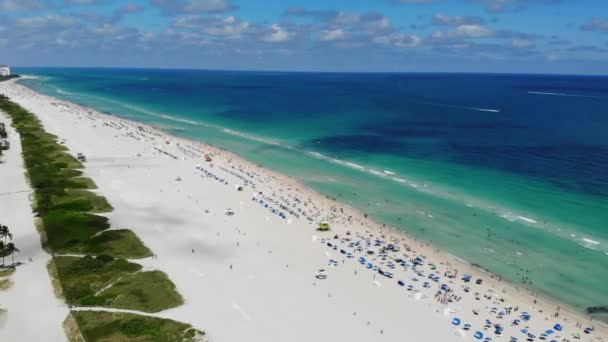 Praia Sul Miami Coberta Por Drone Baleada Durante Verão — Vídeo de Stock