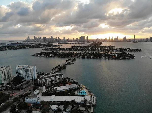 Zachód Słońca Nad Zatoką Florydzie Widokiem Mosty Łodzie — Zdjęcie stockowe