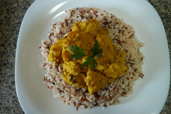 Kurczak Indyjski Curry Ryżem — Zdjęcie stockowe