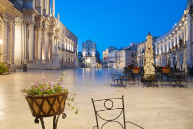 Ortigia alacakaranlıkta