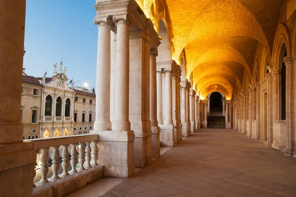 Monument i Vicenza — Stockfoto