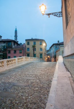 Vicenza gece