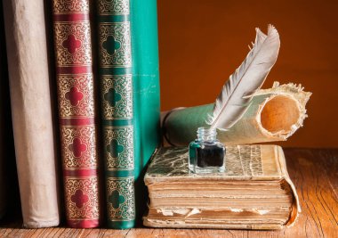 Quill'in kalem ve eski kitaplar