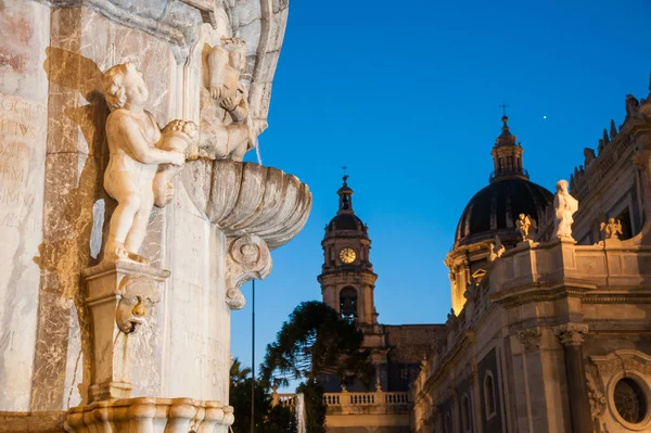 Catania bei Nacht — Stockfoto