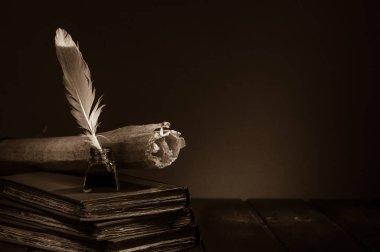 Quill'in kalem ve eski kitaplar
