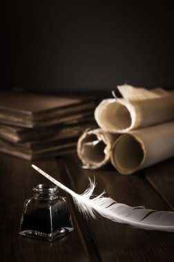Quill'in kalem ve eski kitaplar