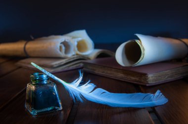 Quill'in kalem ve eski kitaplar