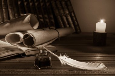 Quill'in kalem ve eski kitaplar