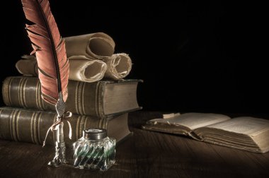 Quill'in kalem ve eski kitaplar