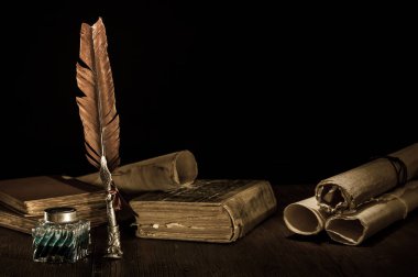 Quill'in kalem ve eski kitaplar