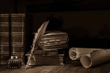 Quill'in kalem ve eski kitaplar
