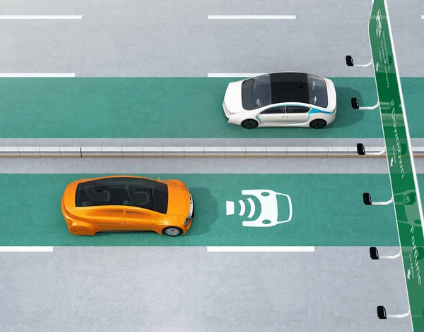 Elektroautos fahren auf der drahtlosen Ladesäule der Autobahn — Stockfoto