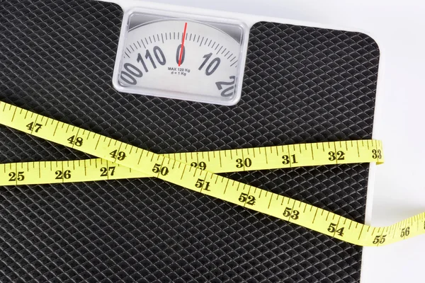 Ruban à mesurer sur balance de poids . — Photo