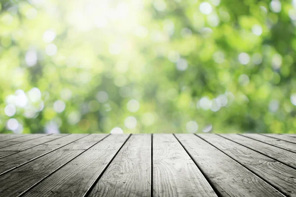 Houten Tafel Wazig Abstract Groene Tuin Bokeh — Stockfoto