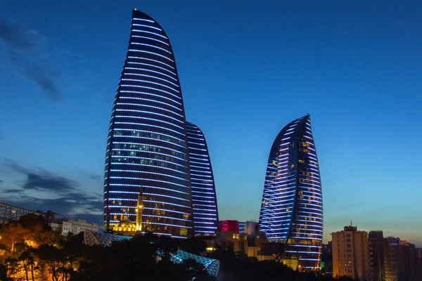 Panorama Baku Nocne Miasto Piękny Widok Wieczorem Drapacze Chmur Wieczorem — Zdjęcie stockowe