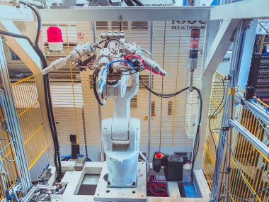 Robotik ve yapay zeka teknolojisi enjeksiyon kalıplarında 4.0 yenilik kullanımı