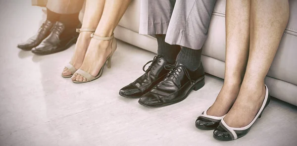 Gente de negocios esperando entrevista de trabajo — Foto de Stock