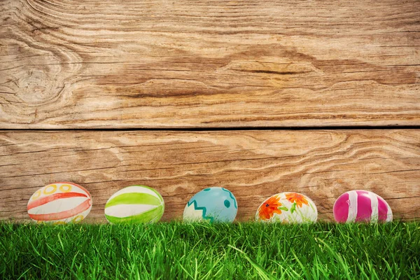 Grass a velikonoční vajíčka — Stock fotografie