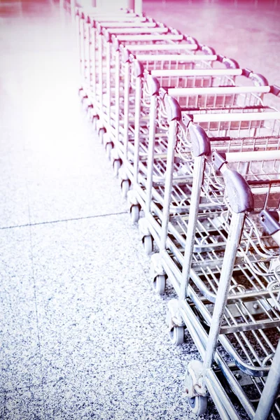 Chariots au supermarché — Photo