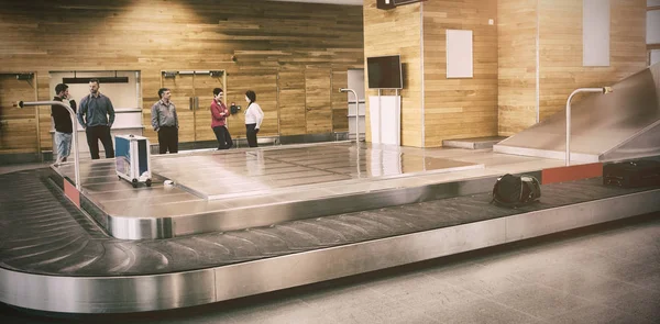 Reclamación de equipaje en el aeropuerto —  Fotos de Stock