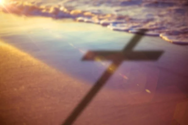 Хрест проти берега — стокове фото