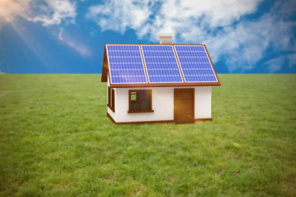 Casa con paneles solares — Foto de Stock