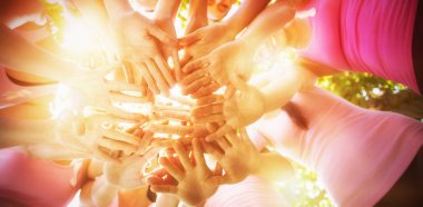 Kadınlar Meme Kanseri Bilinçlendirme için olay organize