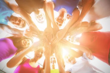 Ellerine sağlık kulübü istifleme insanlar