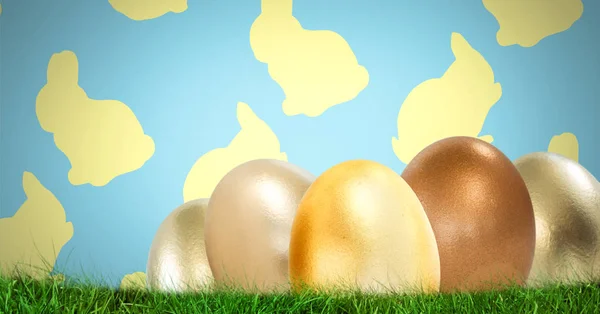 Easter eggs in front of pattern — Stock Photo, Image