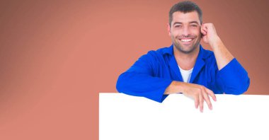 alt boş fatura tahtada yaslanmış