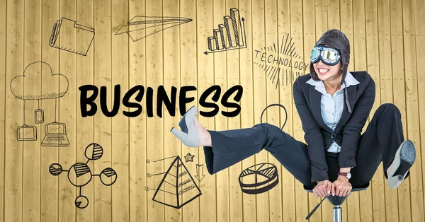 Piloto de mulher de negócios na cadeira contra o painel de madeira amarela com rabiscos de negócios — Fotografia de Stock
