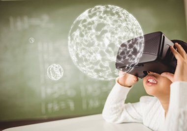 VR sanal gerçeklik giyen kız