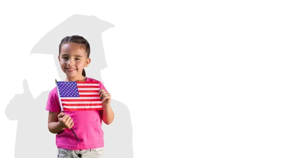 Chica sosteniendo bandera americana — Foto de Stock