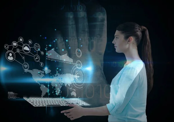 Mujer con computadora futurista. escaneo manual —  Fotos de Stock