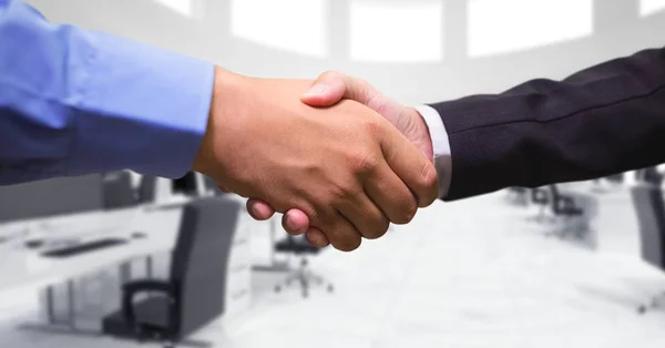 Detail handshake v úřadu — Stock fotografie
