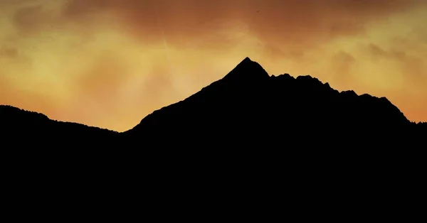Silhouette Berg gegen Himmel — Stockfoto