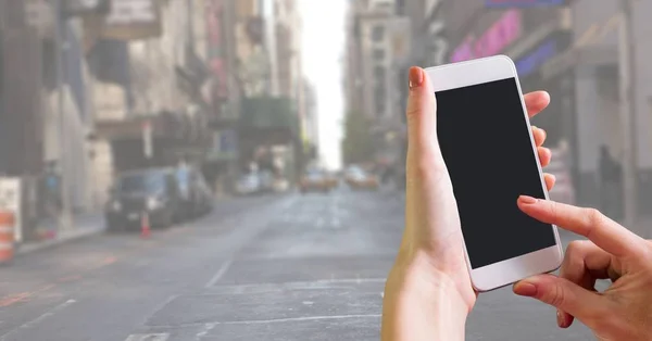 Händer med smart telefon — Stockfoto