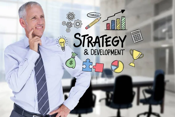 Geschäftsmann betrachtet Strategie- und Entwicklungstext — Stockfoto