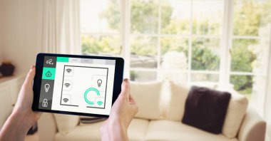 Akıllı telefon uygulama tablet Pc kullanma eller