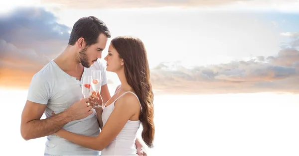 Romántica pareja de flautas de champán tostadas — Foto de Stock