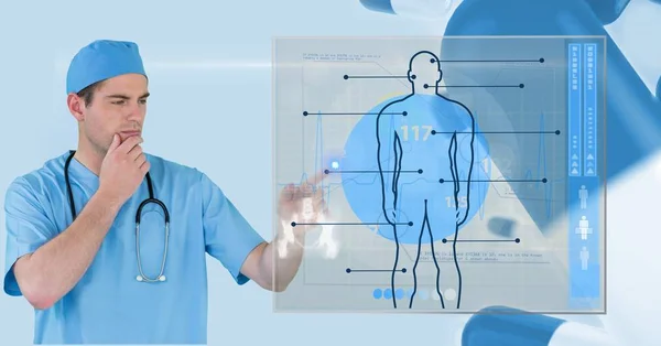 Läkare röra futuristiska skärm — Stockfoto