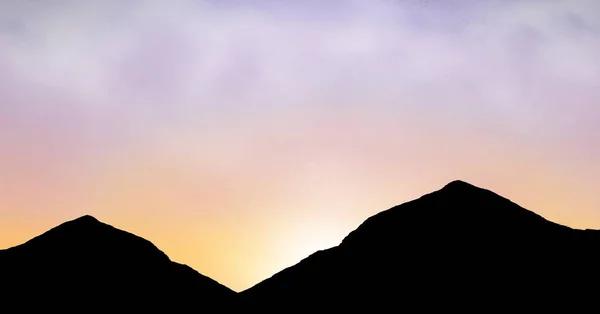 Silhouette Berge gegen den Himmel bei Sonnenuntergang — Stockfoto