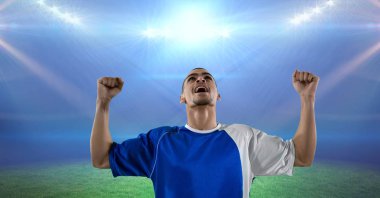 Futbol oyuncu kutluyor zafer